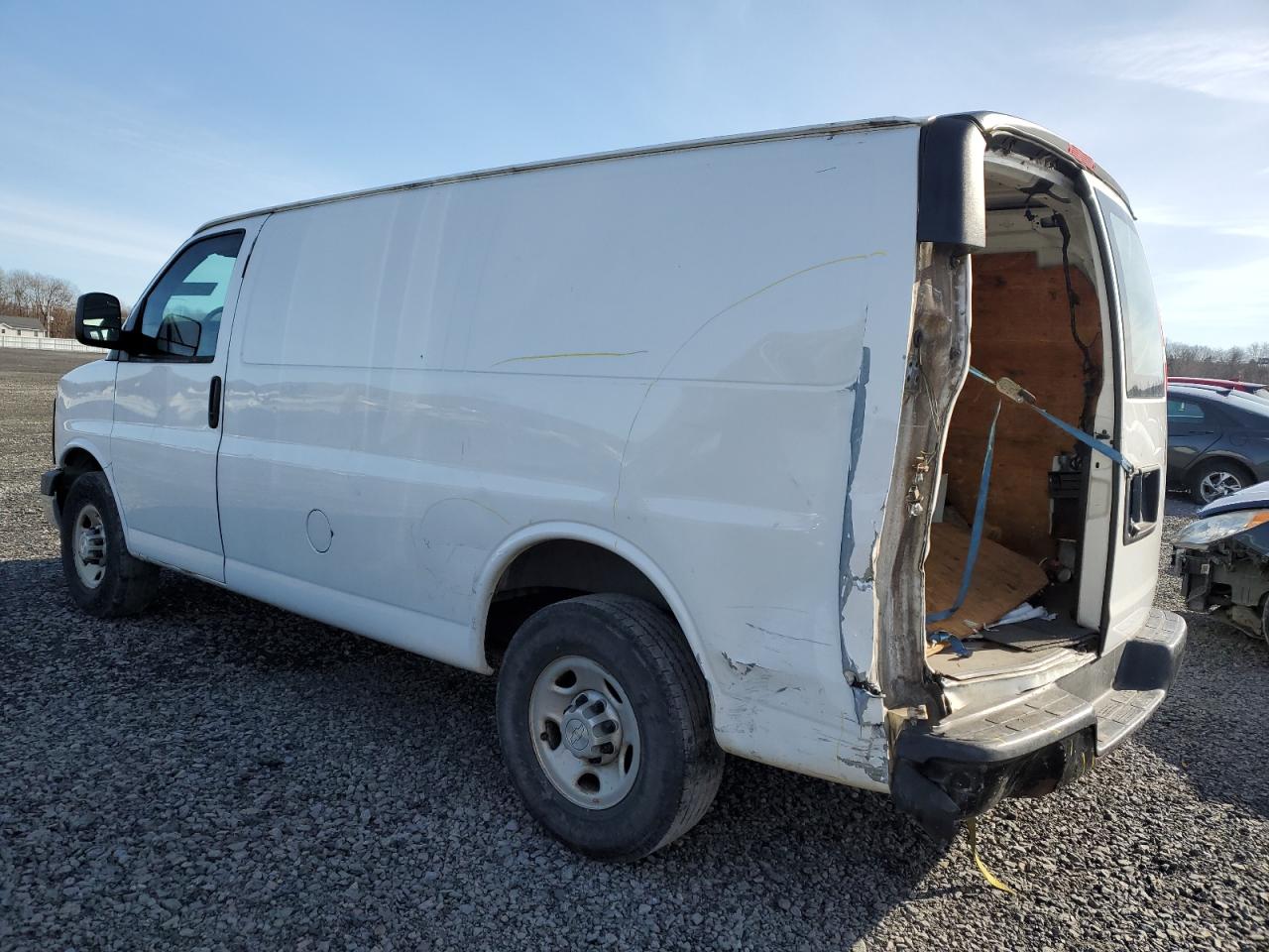 2015 Chevrolet Express - Image 2
