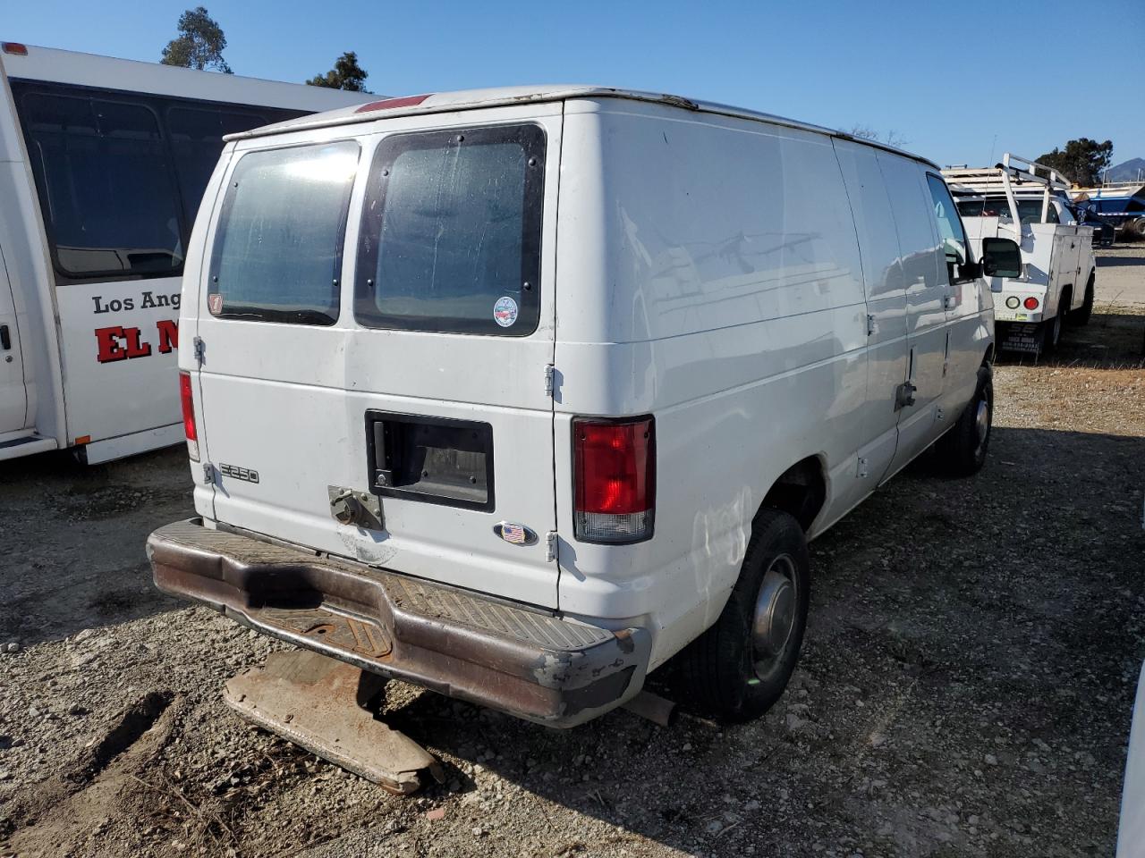 2000 Ford Econoline - Image 3