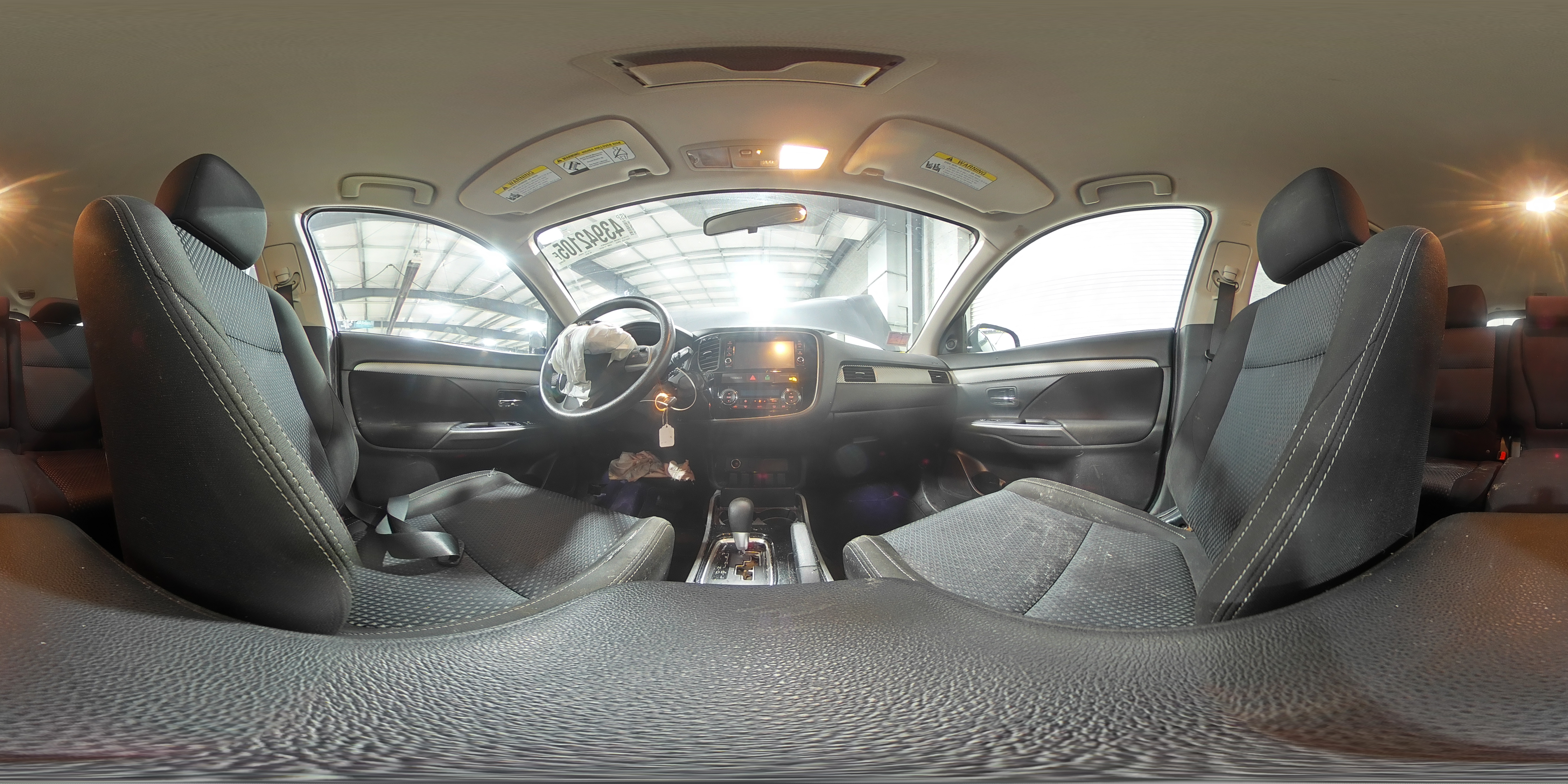 2018 Mitsubishi Outlander - Image 15