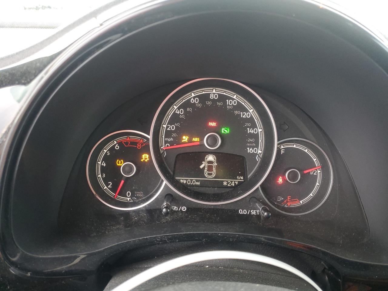 2018 Volkswagen Beetle - Image 9