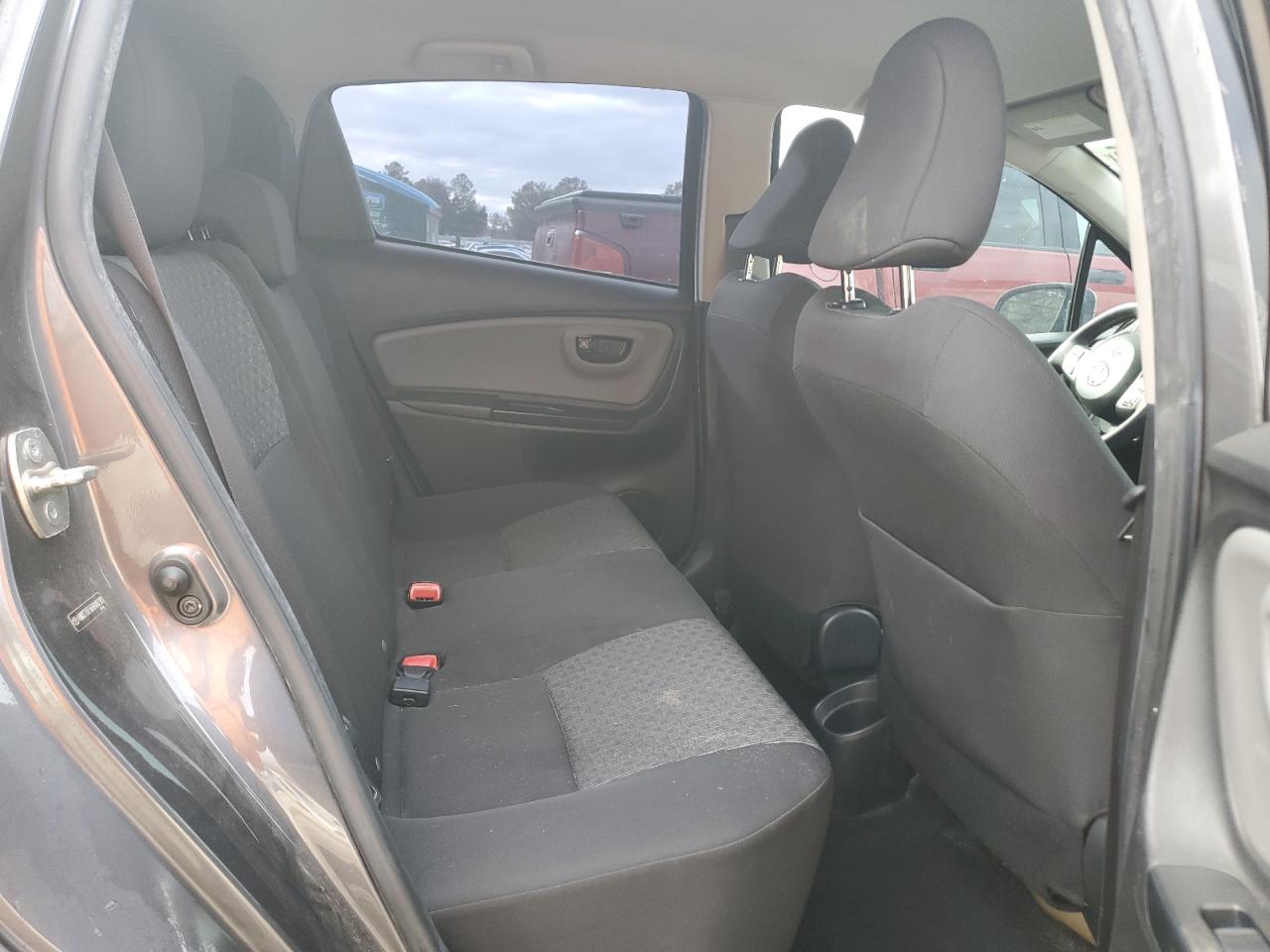 2017 Toyota Yaris - Image 10