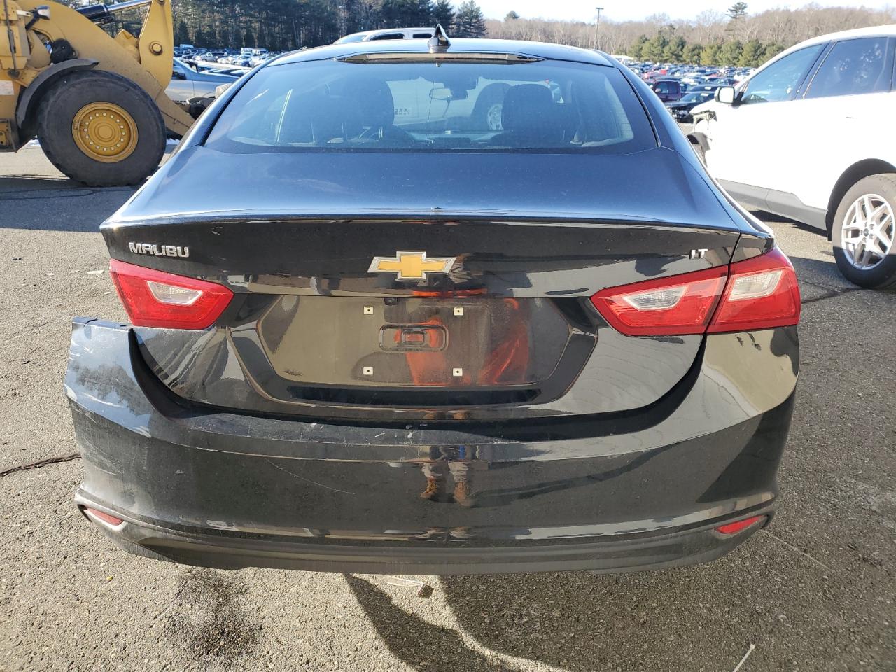2023 Chevrolet Malibu - Image 6