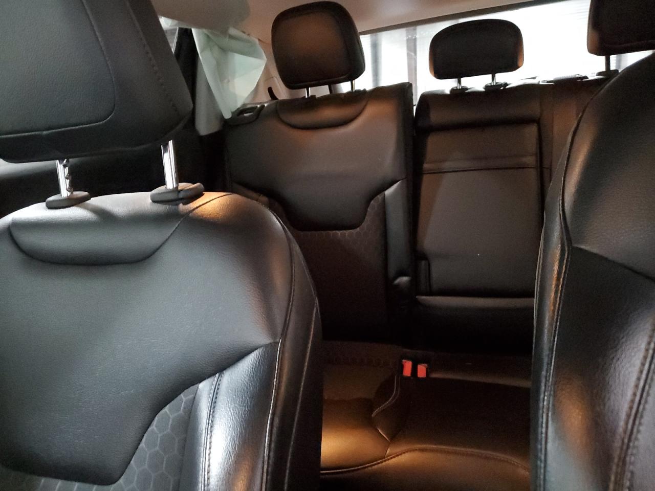 2018 Jeep Compass - Image 10