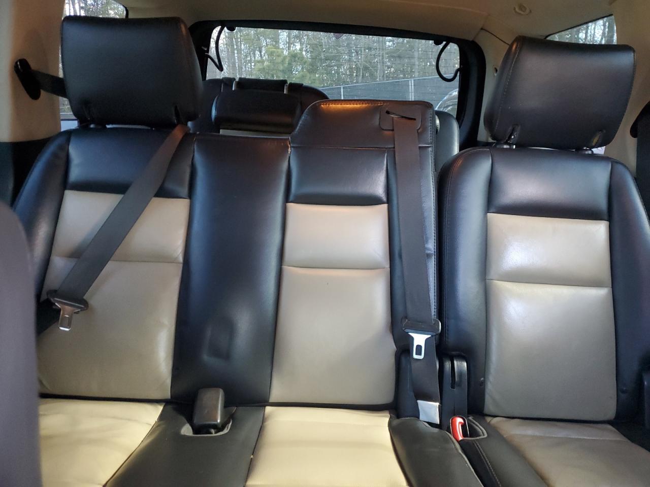 2010 Ford Explorer - Image 10