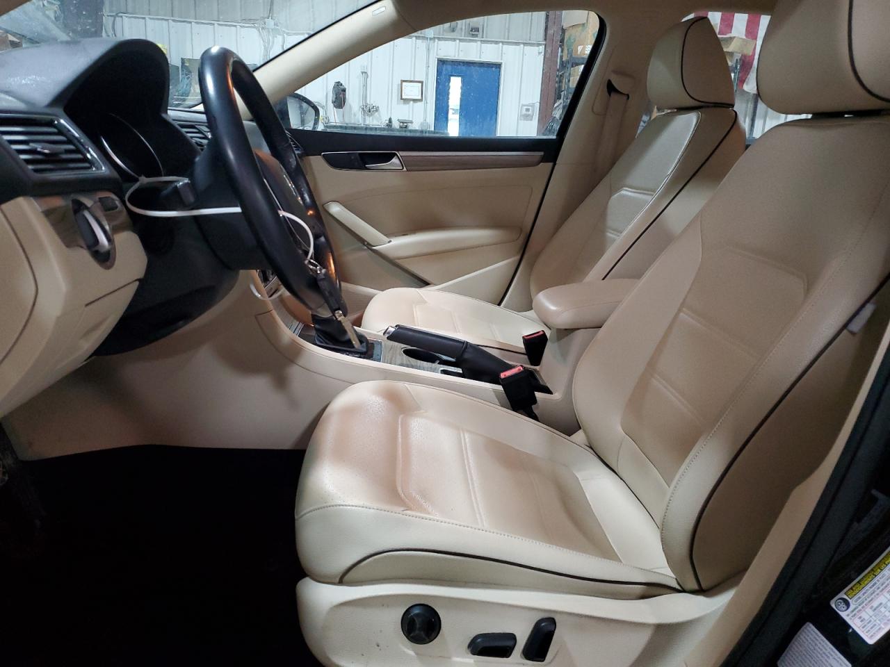 2016 Volkswagen Passat - Image 7