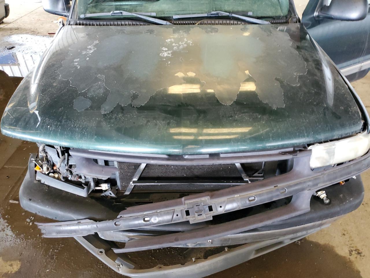 2001 Chevrolet Silverado - Image 11