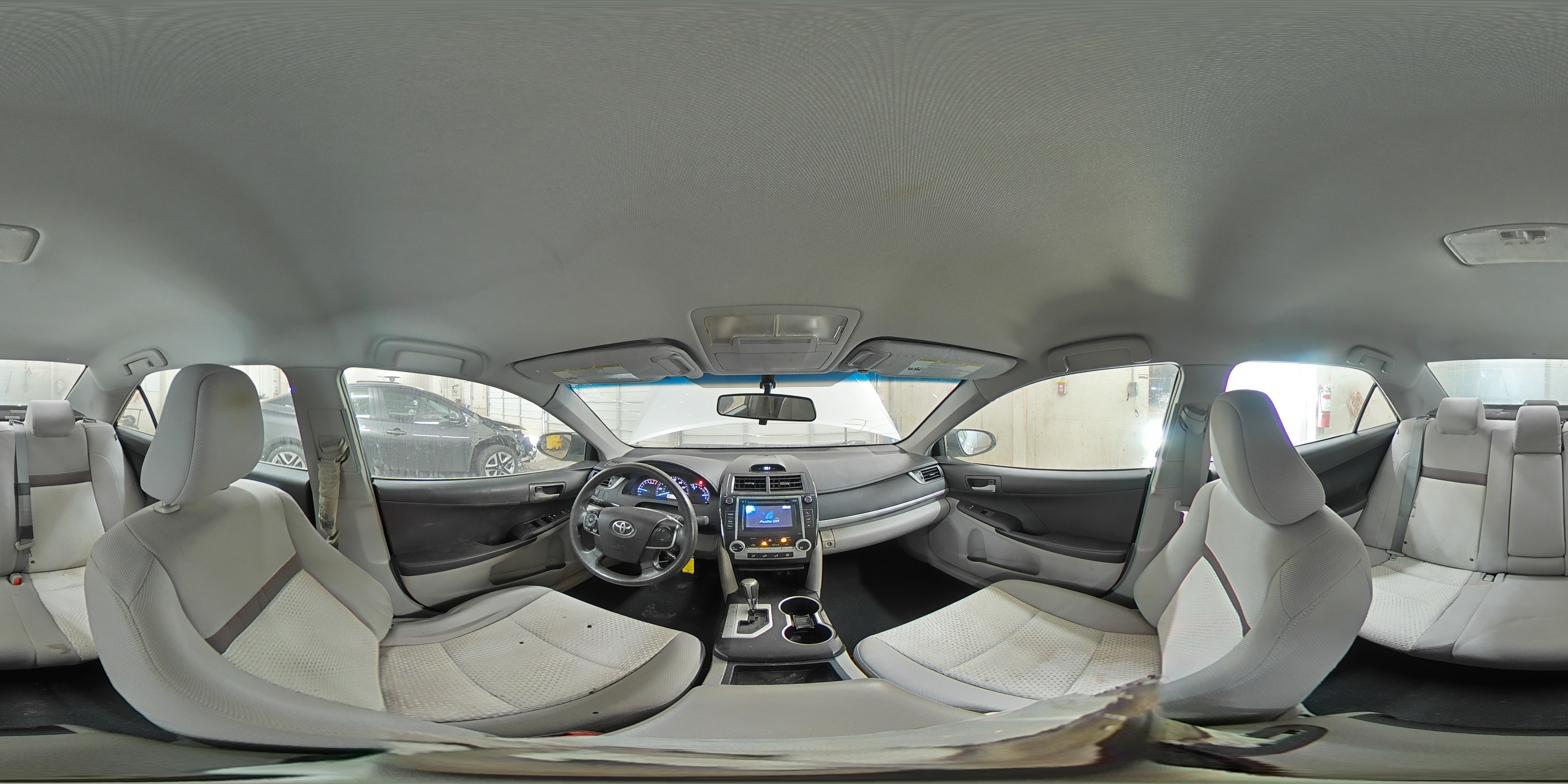 2014 Toyota Camry - Image 15