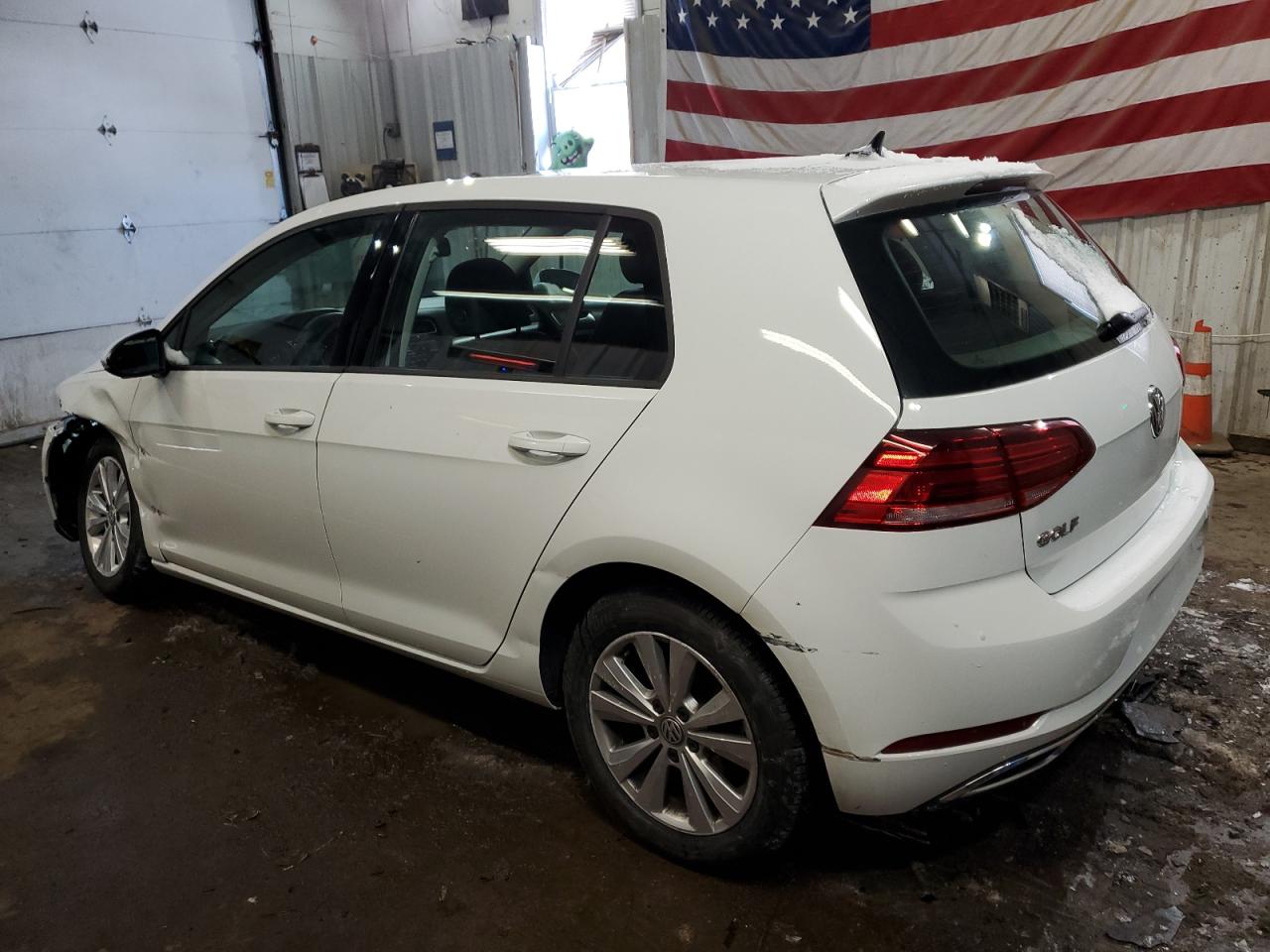 2021 Volkswagen Golf - Image 2