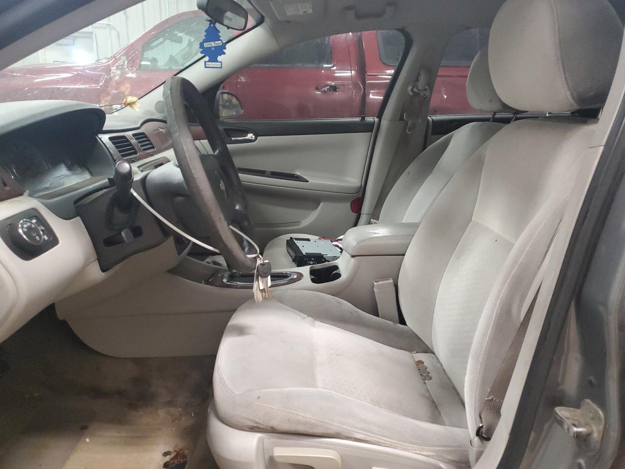 2009 Chevrolet Impala - Image 7