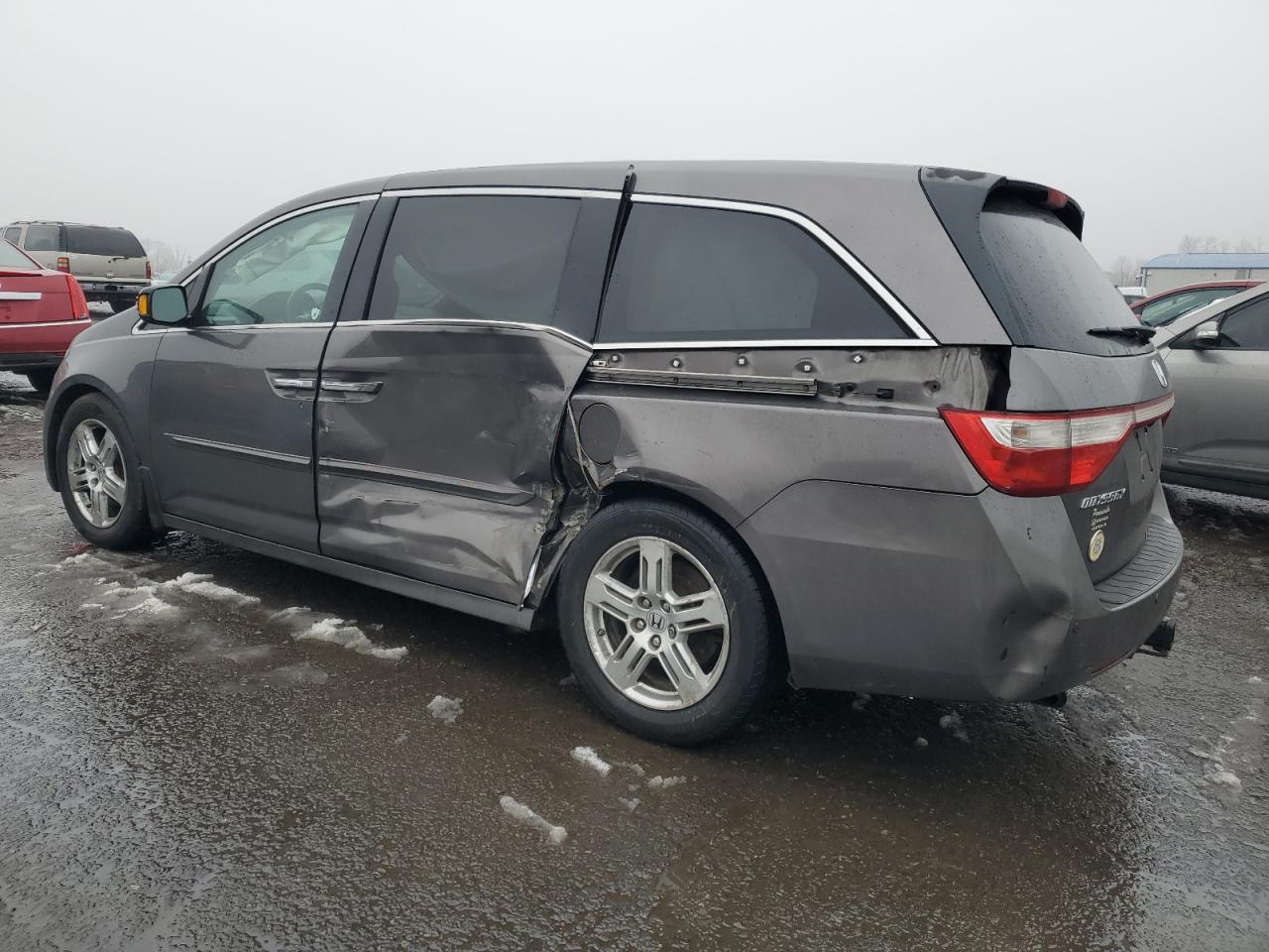 2011 Honda Odyssey - Image 2