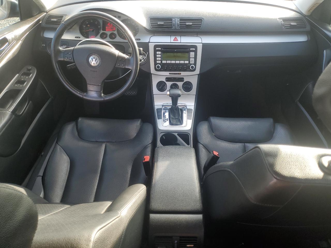 2008 Volkswagen Passat - Image 8