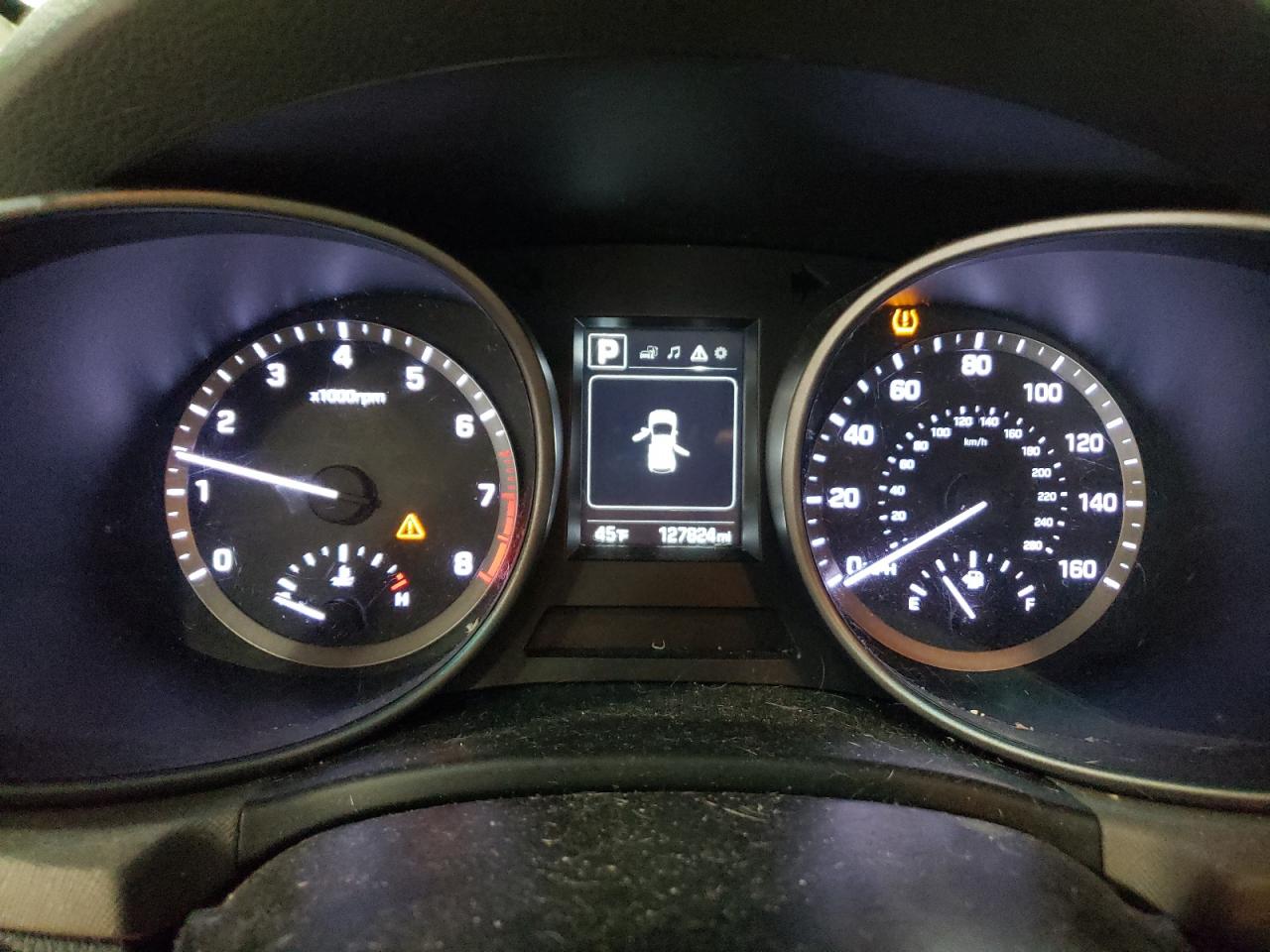 2018 Hyundai Santa Fe - Image 9
