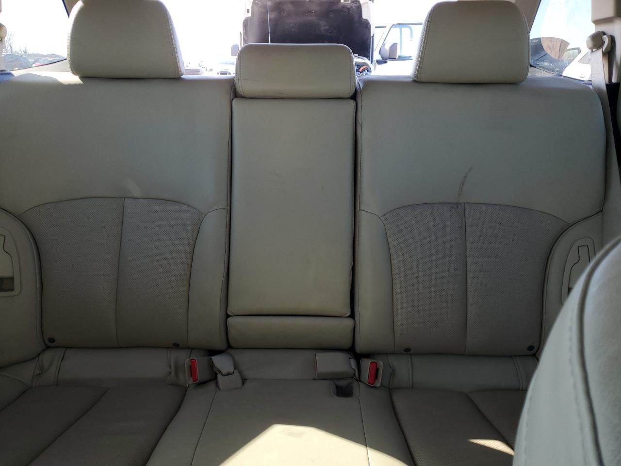 2014 Subaru Outback - Image 10