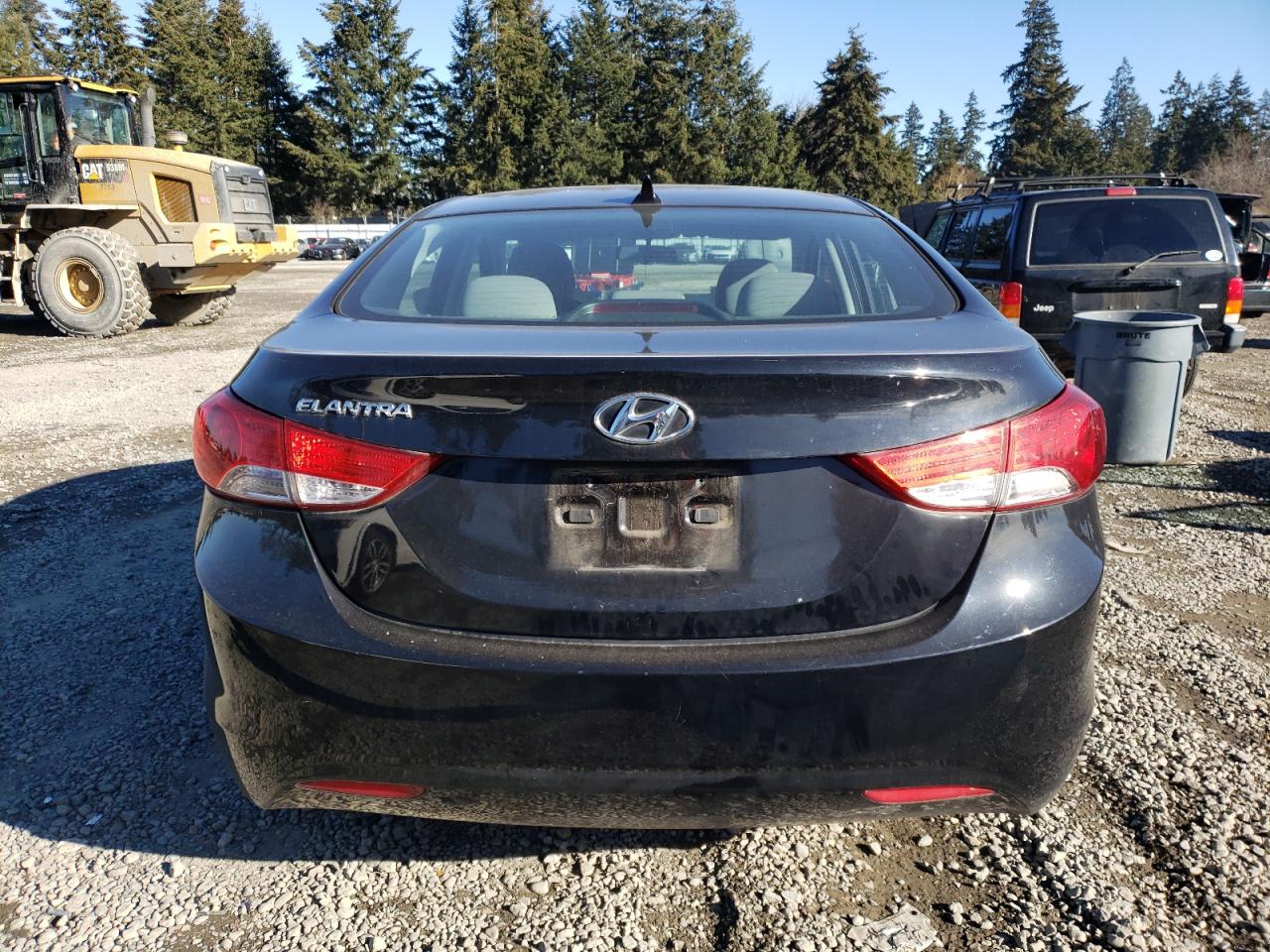 2013 Hyundai Elantra - Image 6