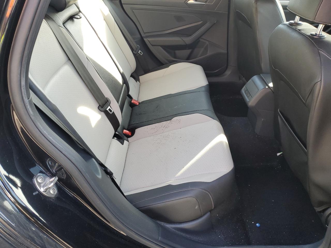 2019 Volkswagen Jetta - Image 11