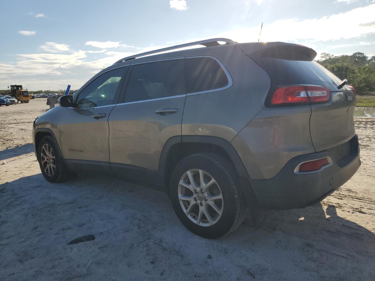 2017 Jeep Grand Cherokee - Image 2