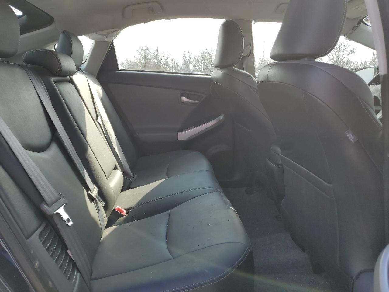 2015 Toyota Prius - Image 10
