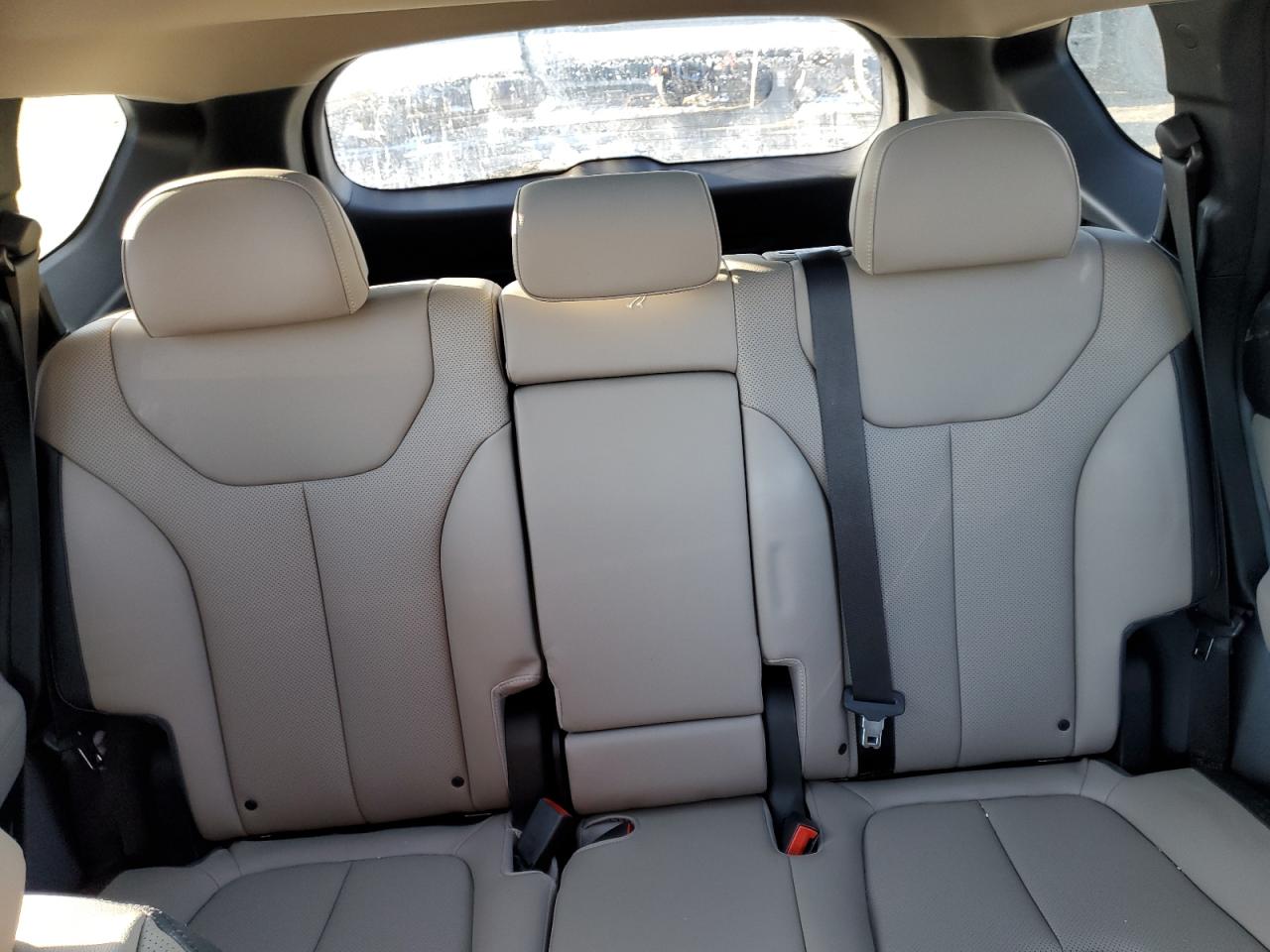 2023 Hyundai Santa Fe - Image 10