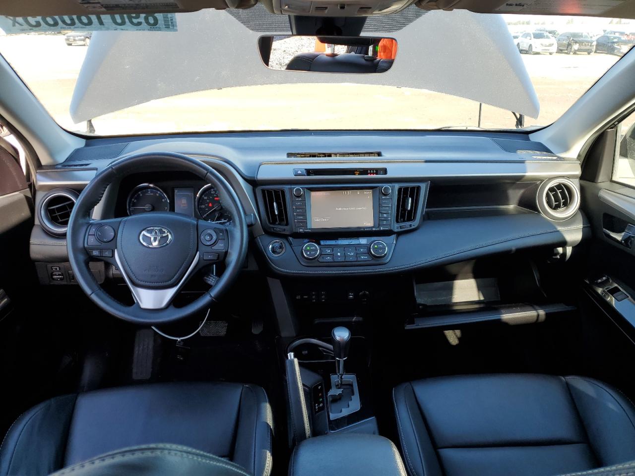 2017 Toyota RAV 4 - Image 8