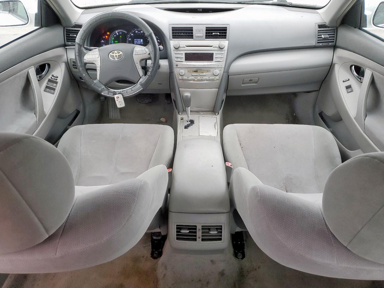 2010 Toyota Camry - Image 8