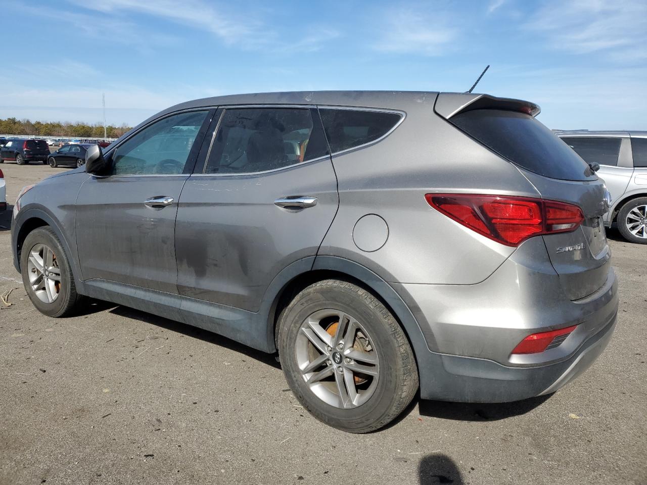 2018 Hyundai Santa Fe - Image 2