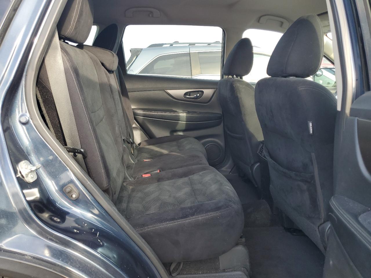 2015 Nissan Rogue - Image 11