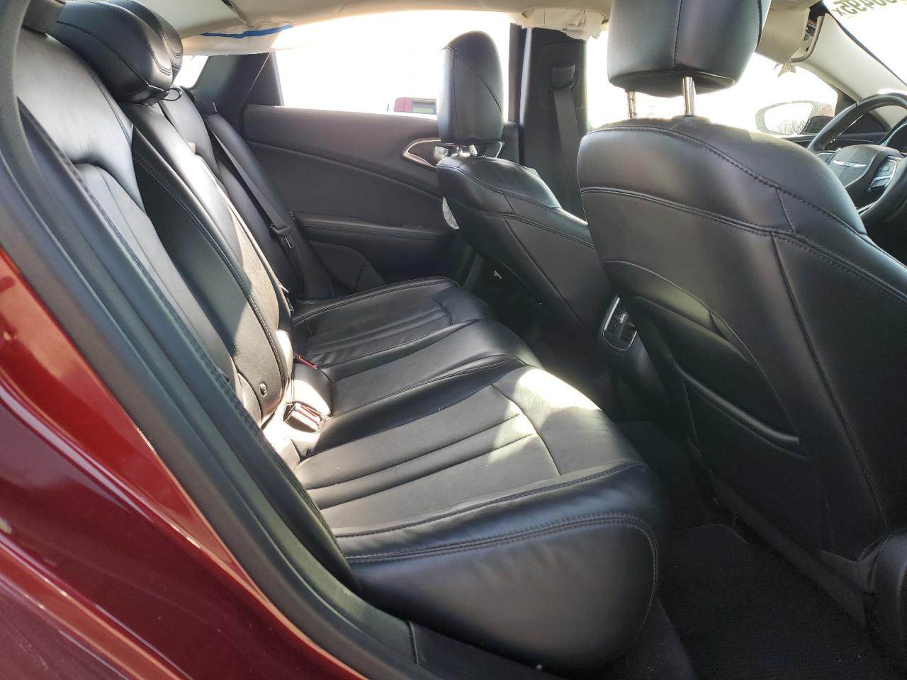 2015 Chrysler 200 - Image 10