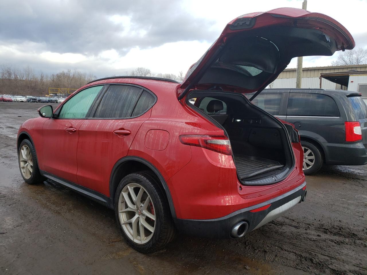 2018 Alfa Romeo Stelvio - Image 2