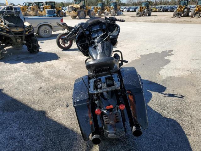  HARLEY-DAVIDSON FL 2018 Черный
