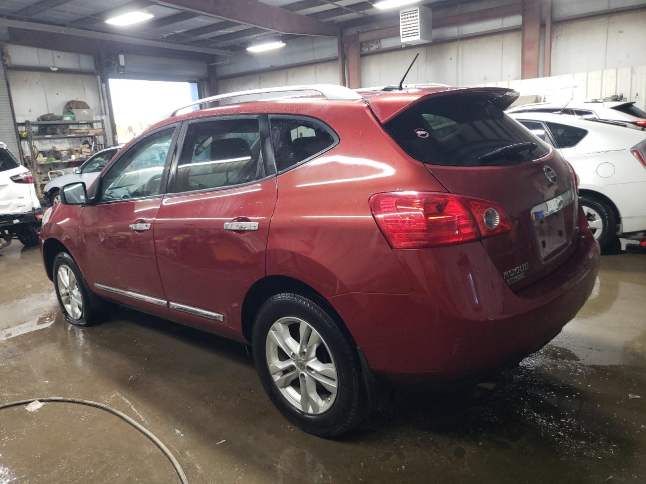 2015 Nissan Rogue - Image 2
