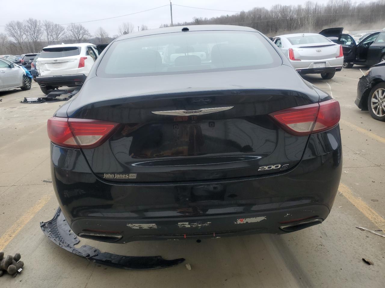 2016 Chrysler 200 - Image 6