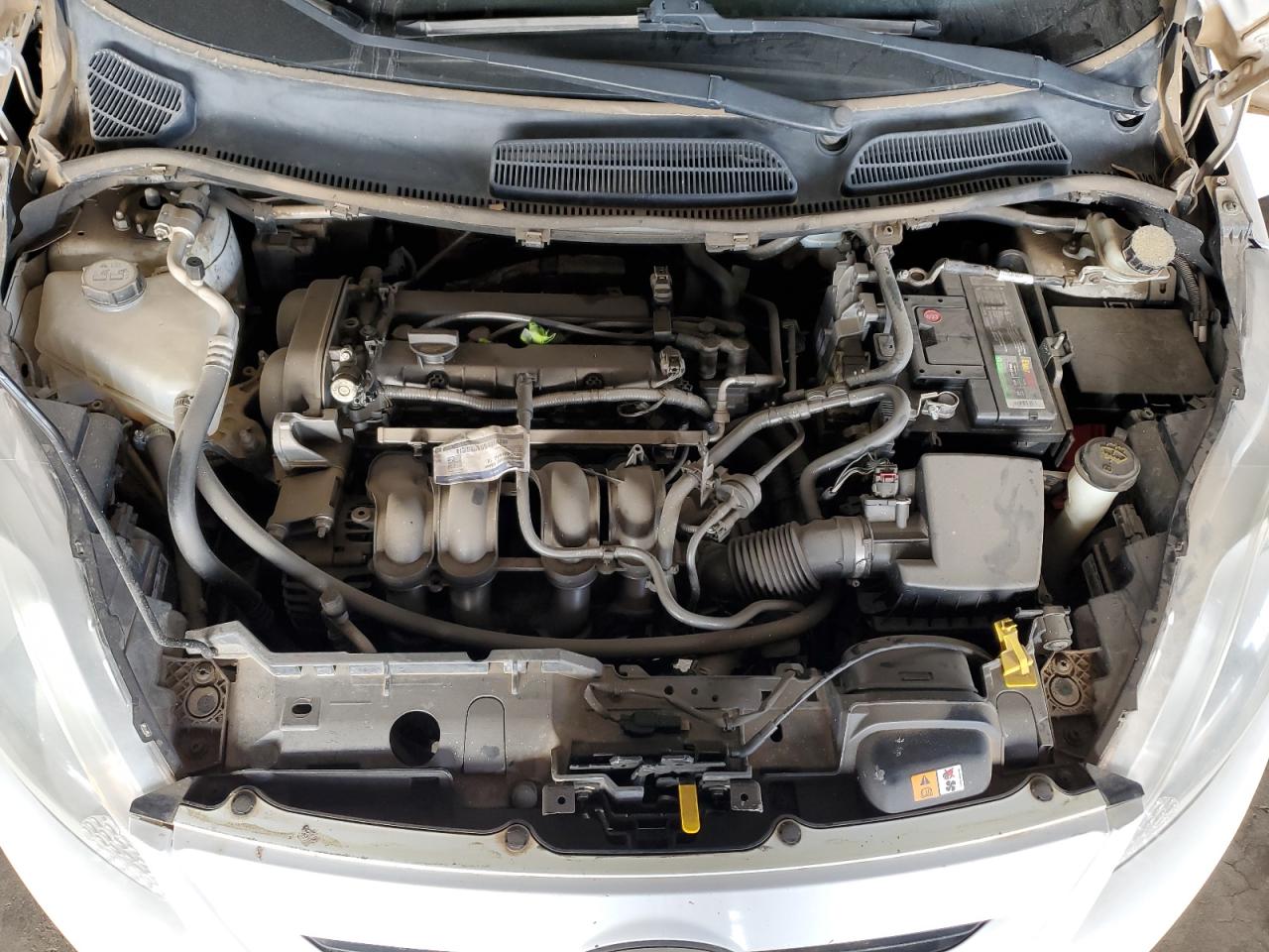 2012 Ford Fiesta - Image 11