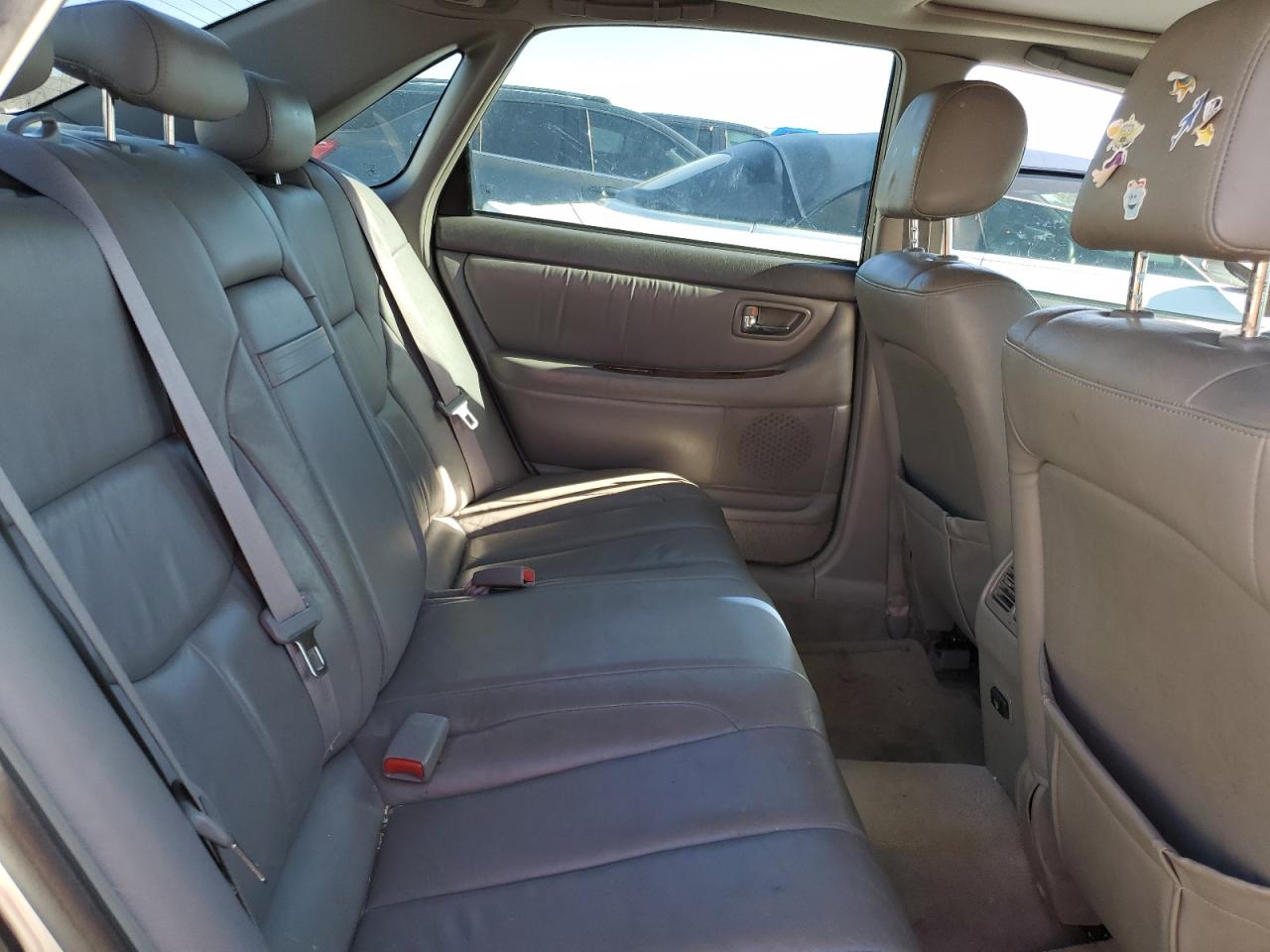 2002 Toyota Avalon - Image 10