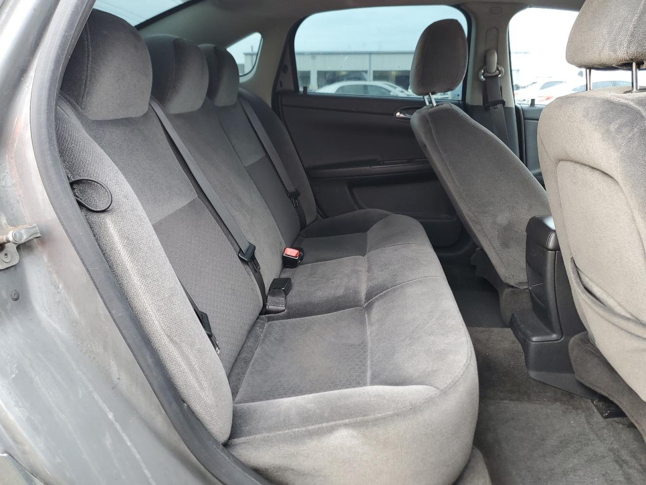 2009 Chevrolet Impala - Image 10