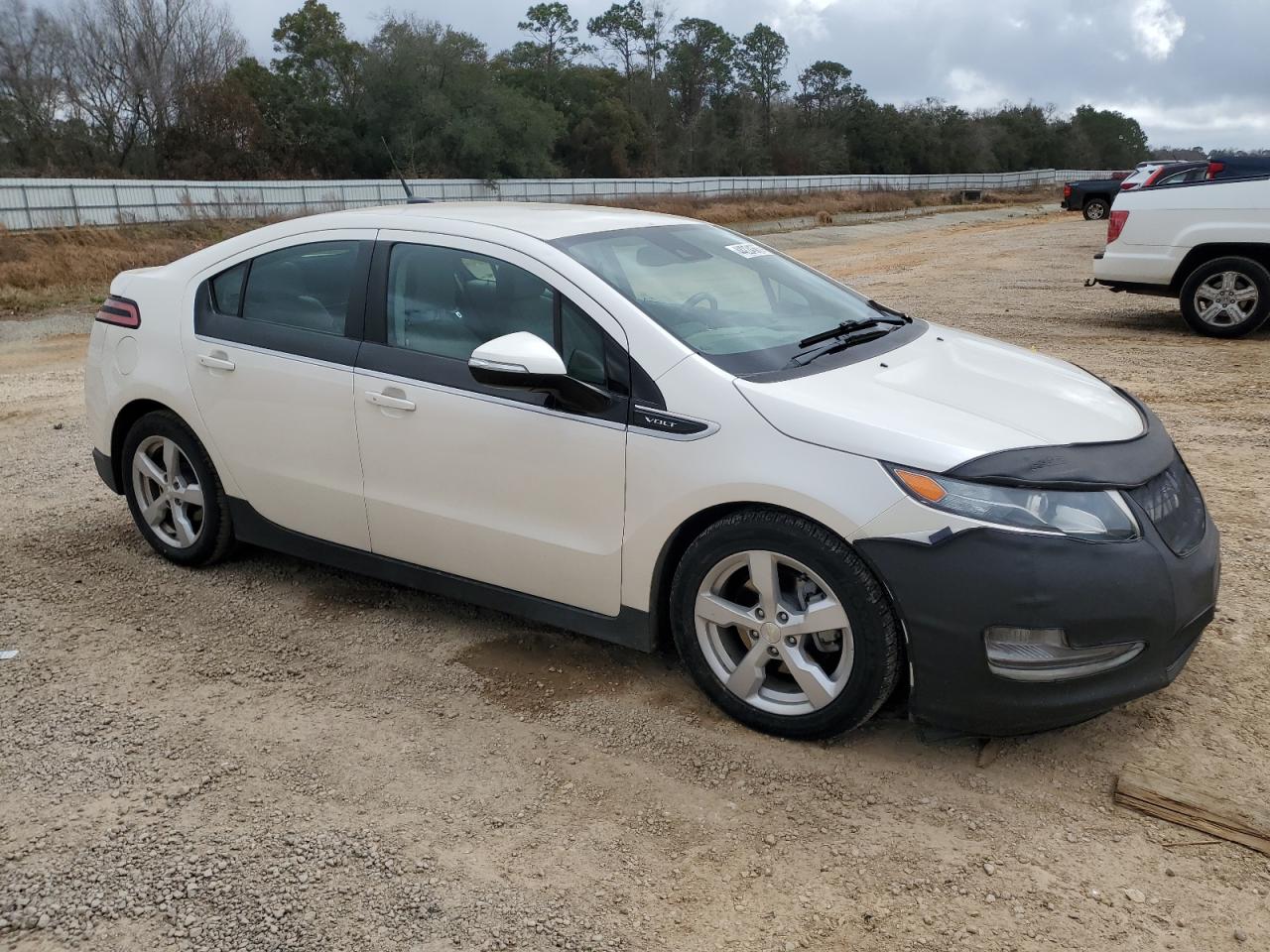 2013 Chevrolet Volt - Image 4