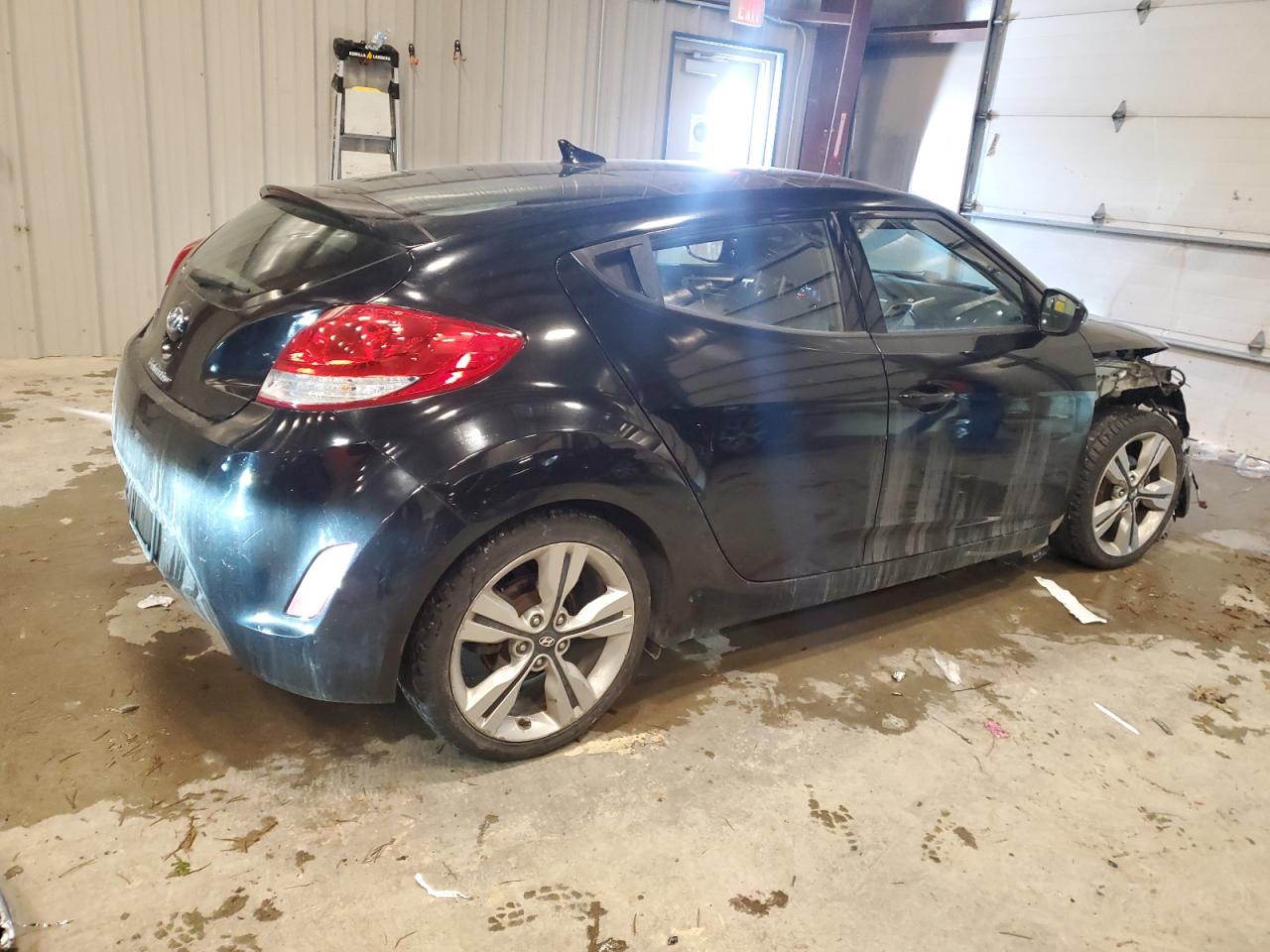 2017 Hyundai Veloster - Image 3