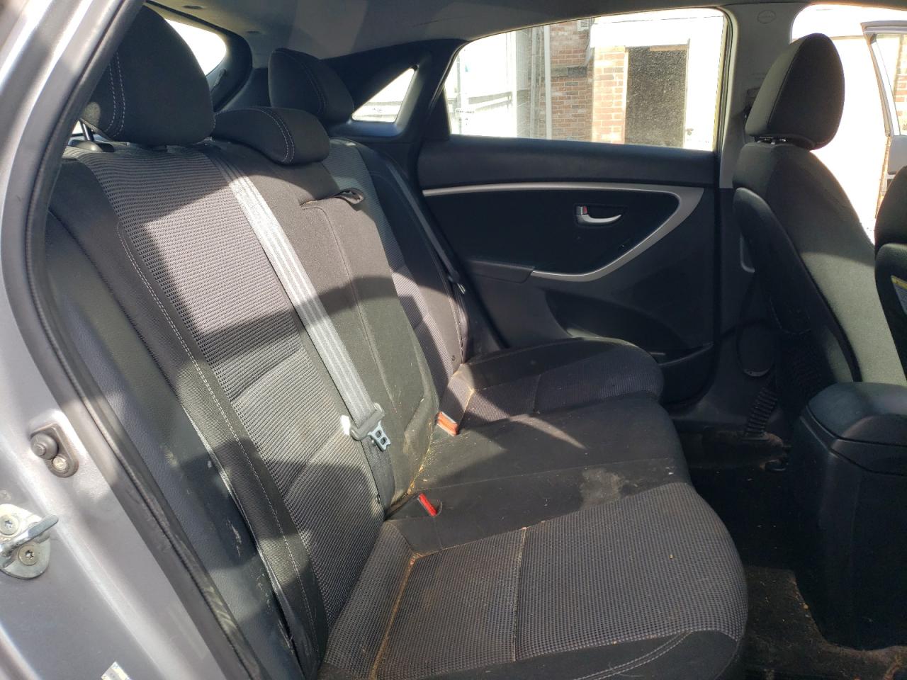 2013 Hyundai Elantra - Image 10
