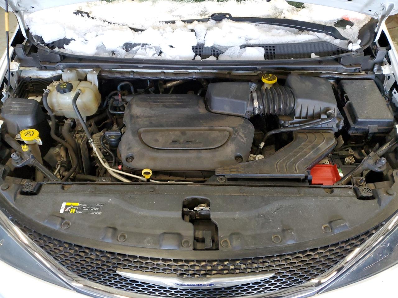 2020 Chrysler Voyager - Image 12