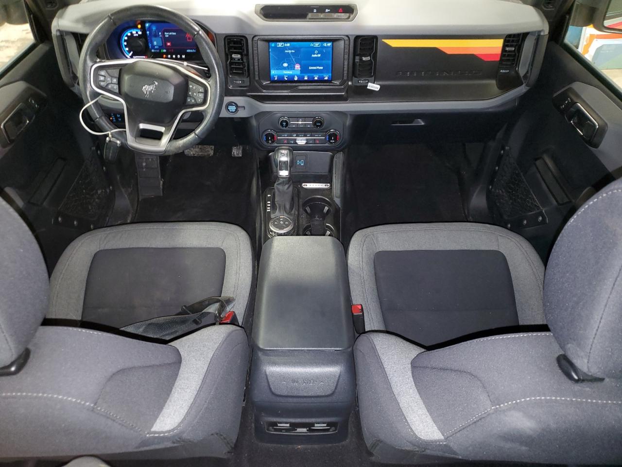 2022 Ford Bronco - Image 8