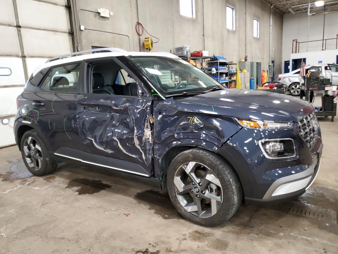 2021 Hyundai Venue - Image 4