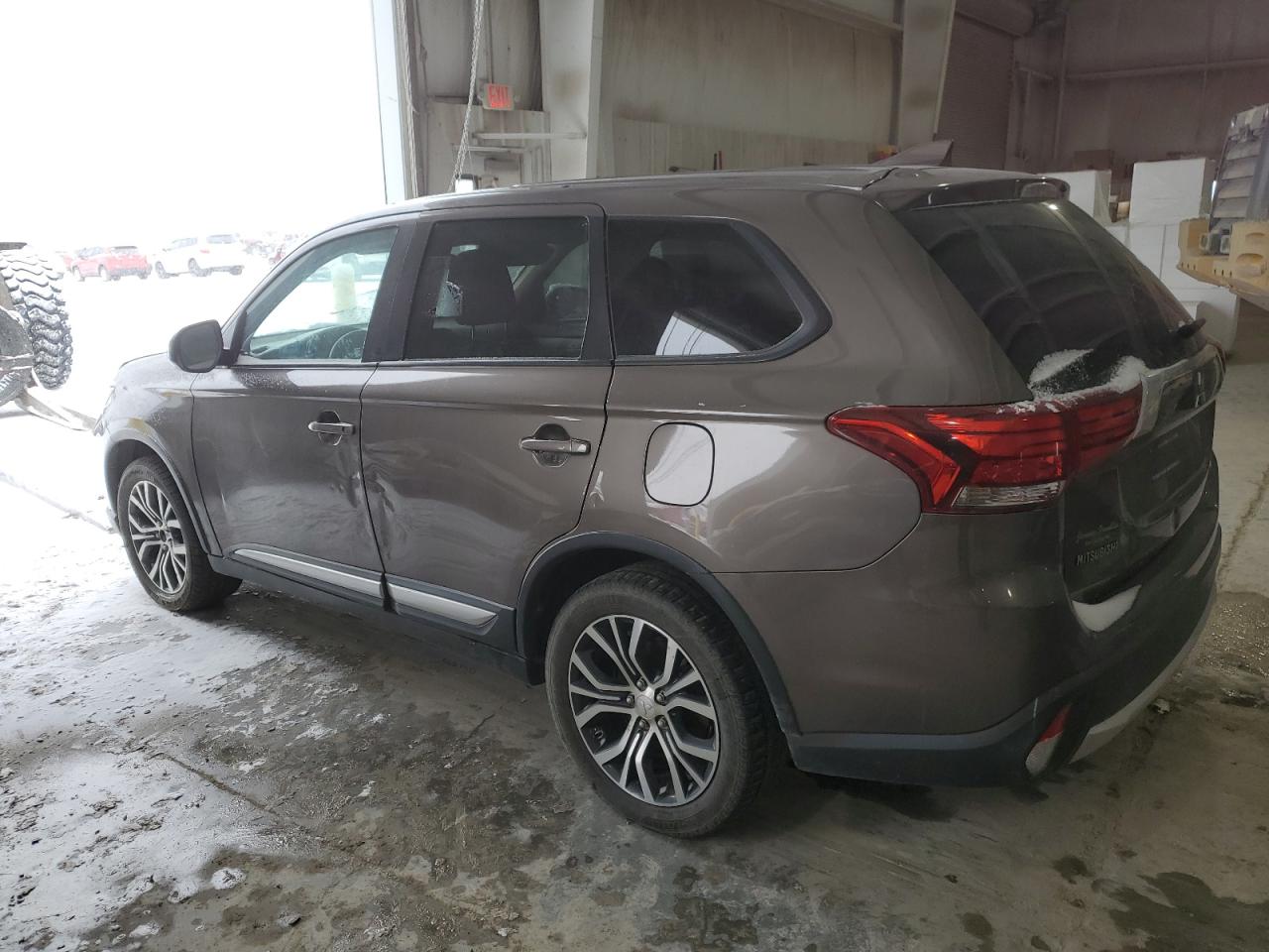 2018 Mitsubishi Outlander - Image 2