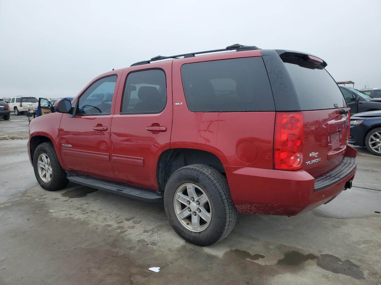 2014 GMC Yukon - Image 2