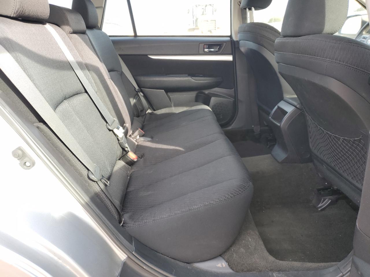 2012 Subaru Outback - Image 12