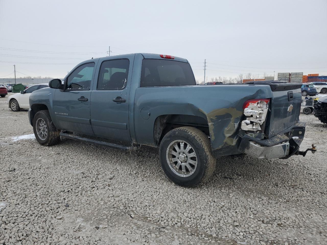 2007 Chevrolet Silverado - Image 2