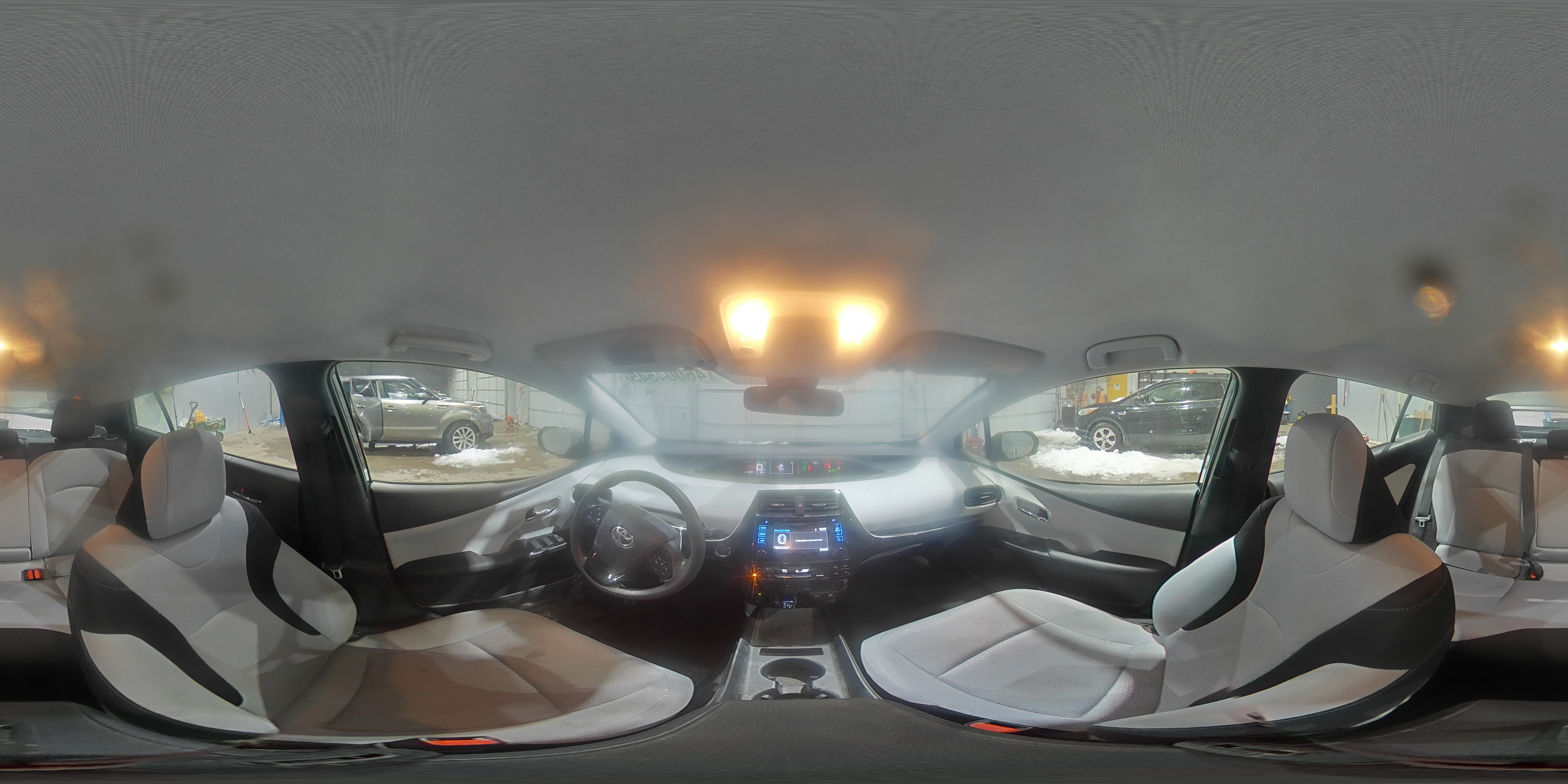 2019 Toyota Prius - Image 14
