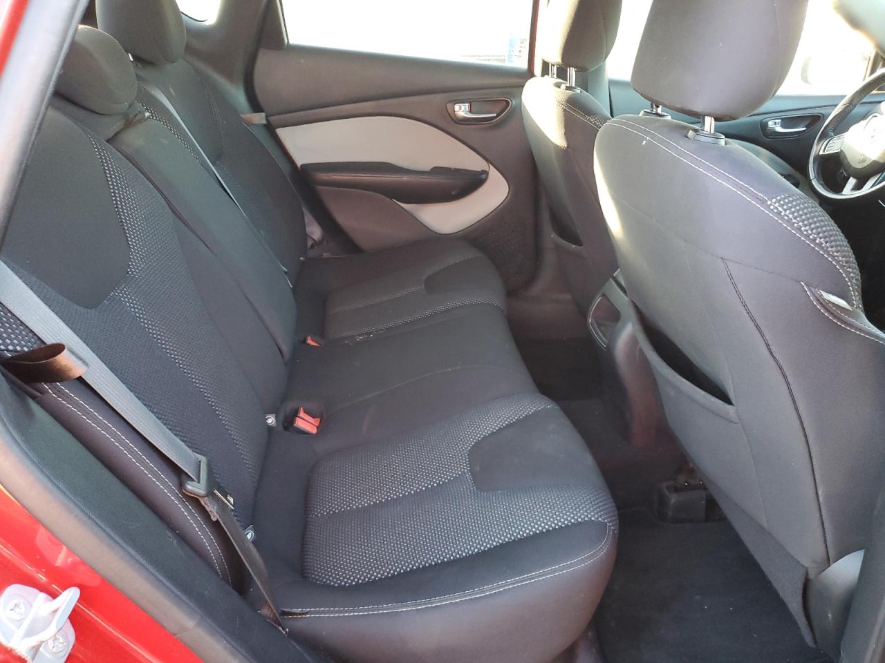 2015 Dodge Dart - Image 10
