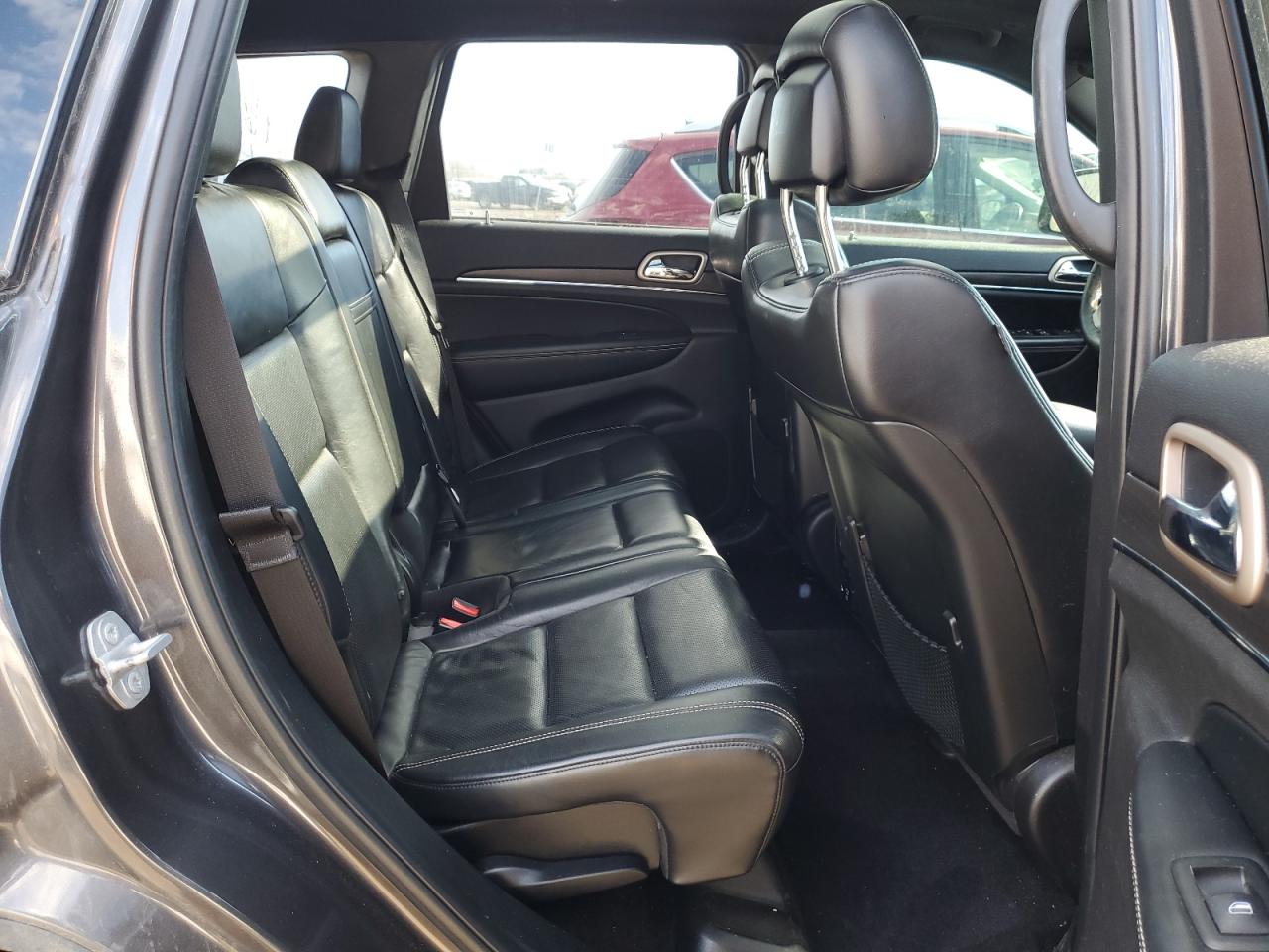 2017 Jeep Grand Cherokee - Image 11