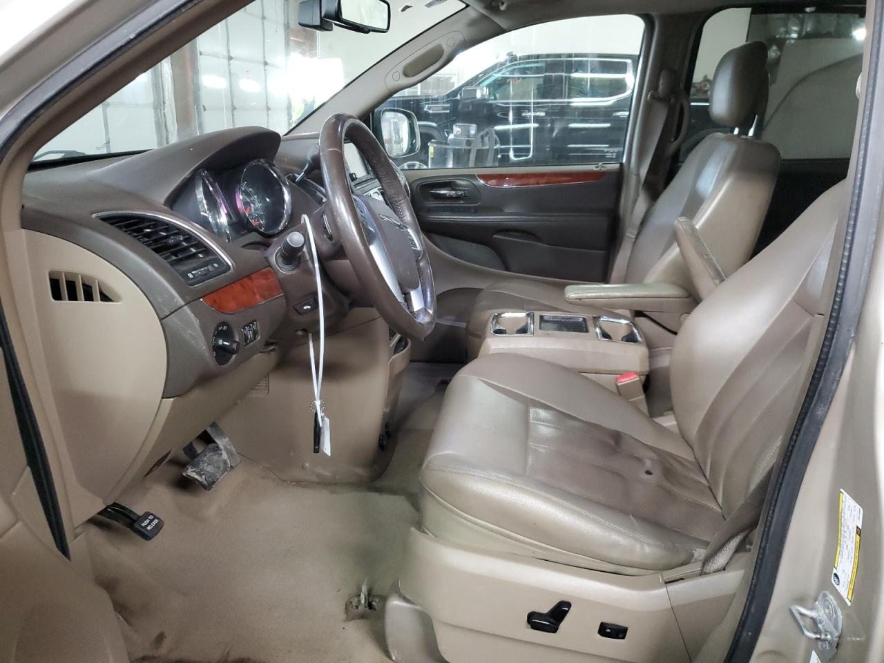 2012 Chrysler Town & Country - Image 7