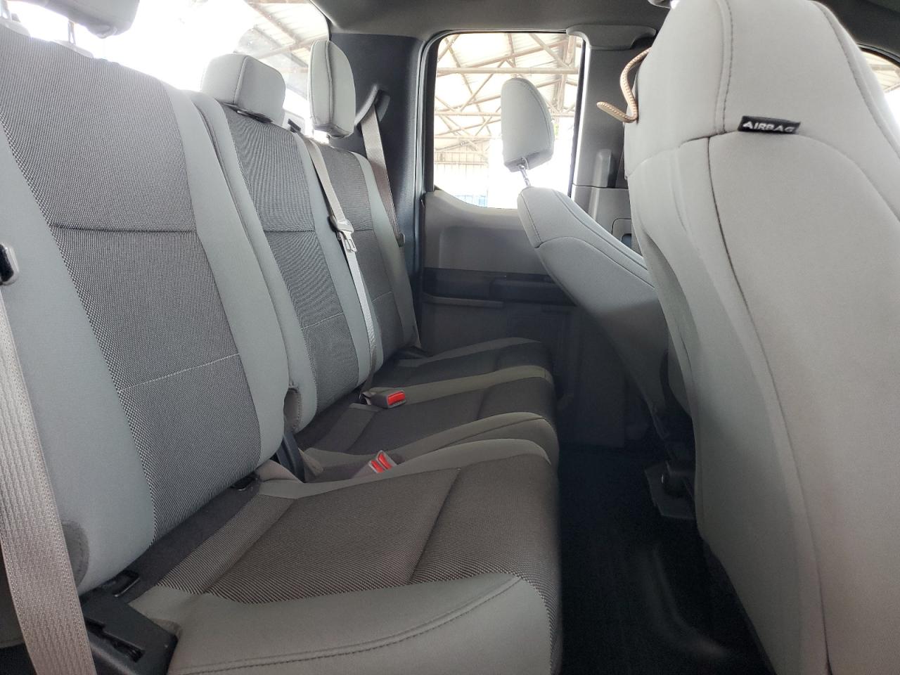2016 Ford F-150 - Image 10