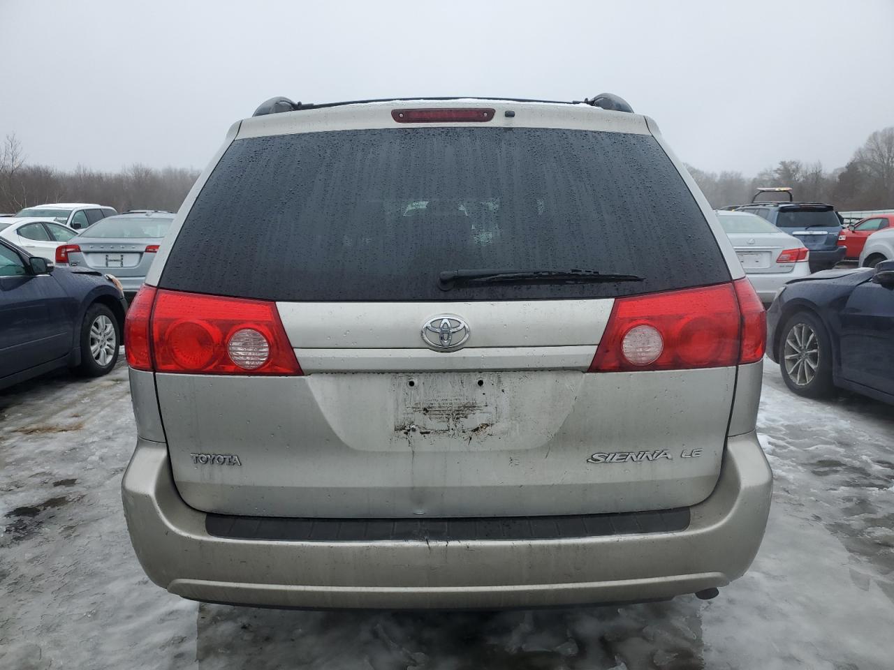 2007 Toyota Sienna - Image 6
